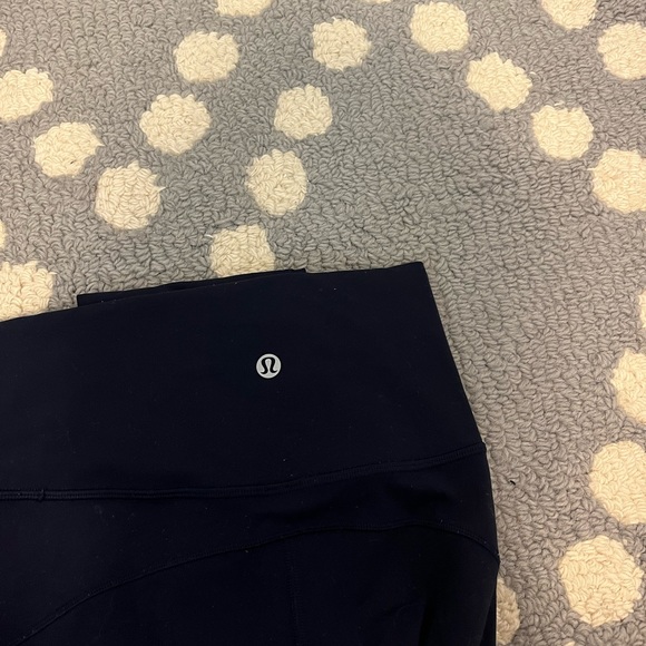 Navy in movement crop lululemon leggings - Picture 7 of 7